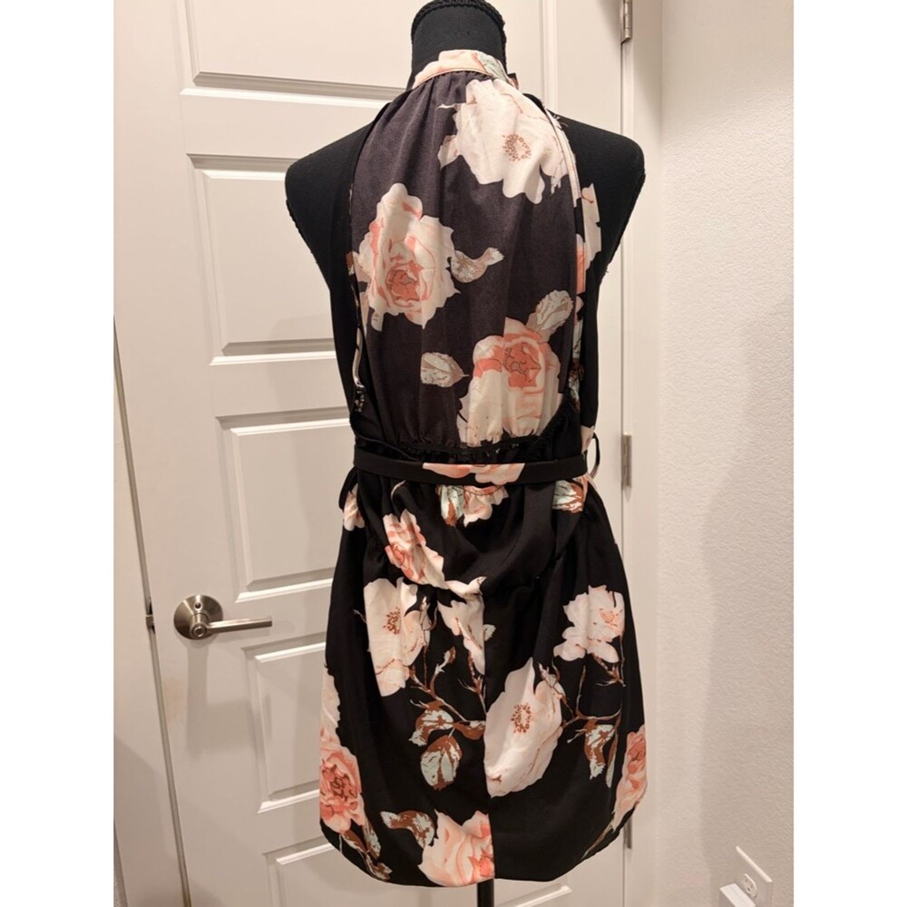 High Neck Floral Romper - Picture 5 of 6
